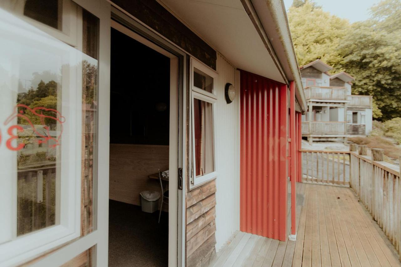 Waitomo Village Chalets Home Of Kiwipaka Waitomo Glowworm Zewnętrze zdjęcie